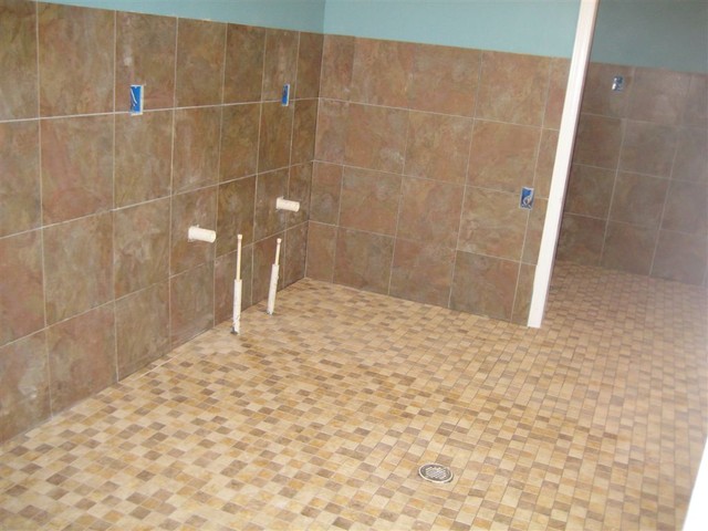 tile work contracted out thank goodness! They make it look easy (May 9, 2009)