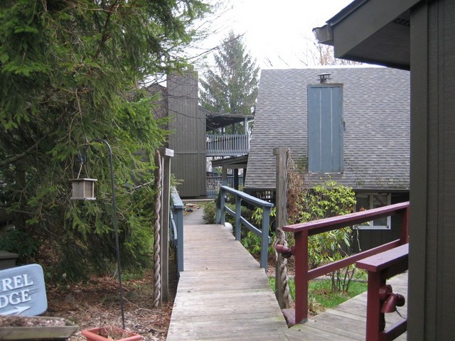 walkway from restaurant to the lodge rooms